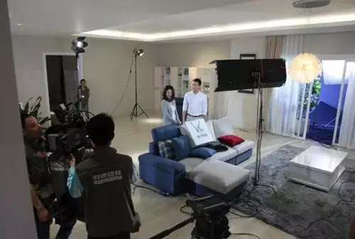 南方家私和南方家居是一个品牌吗(2)