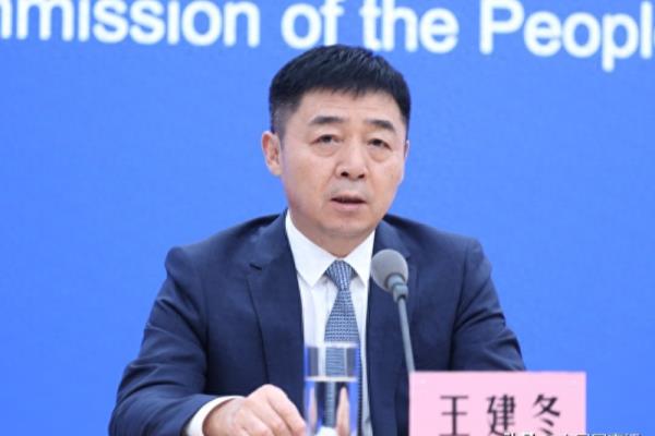 建材商场上班有危害吗.