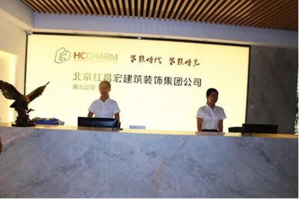高端卖场与低端卖场外观的差别.