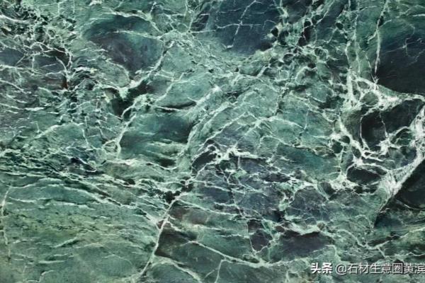 大理石是什么颜色的固体.