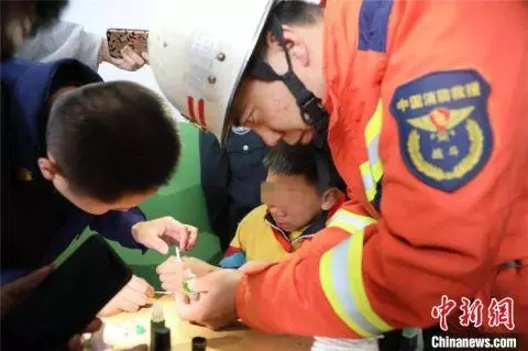 502胶水能粘什么材料防水吗(1)