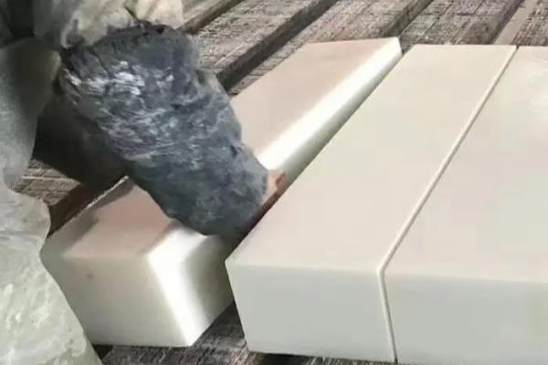 汉白玉值钱吗?哪里可以出手?.