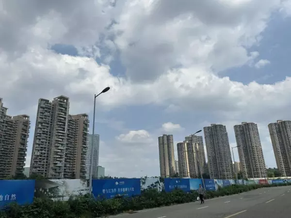 河畔新世界是恒大天府半岛吗(13)