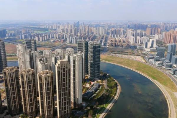 河畔新世界是恒大天府半岛吗.