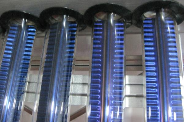 承压式太阳能热水器与非承压式太阳能热水器哪个效率高.