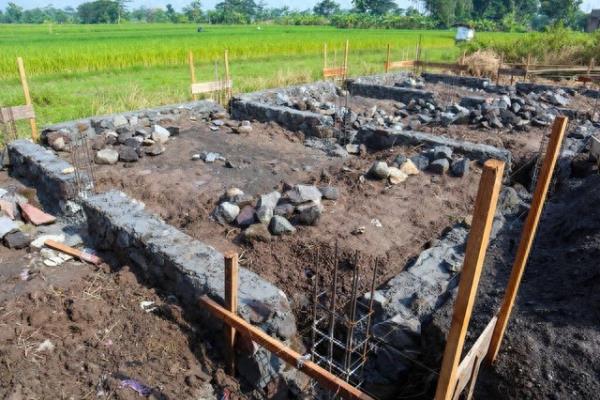 农村自建房地基打桩多少钱一米.