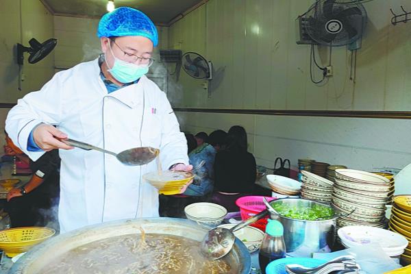 胡耀华是哪里的人.