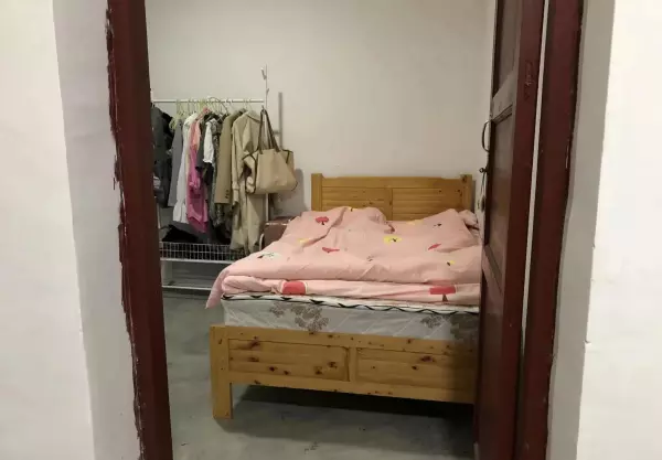 卧室门对着床好吗成都花样年江山在哪里(3)