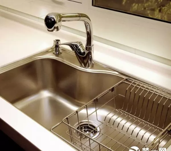 厨房水龙头漏水怎么修就不滴水了(3)