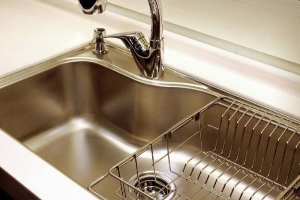 厨房水龙头漏水怎么修就不滴水了.