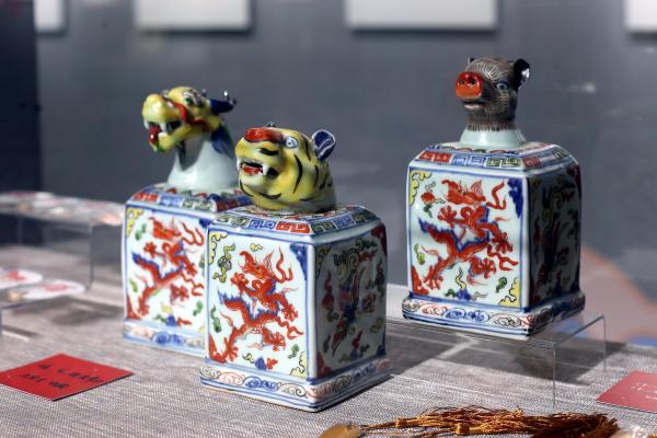 九虎画前皮代表什么生肖.