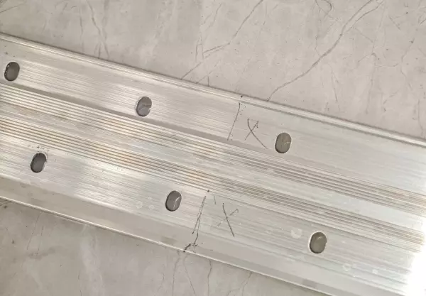 铝合金踢脚线价格(23)
