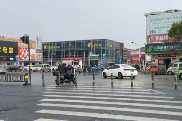 附近的建材市场在哪个位置.