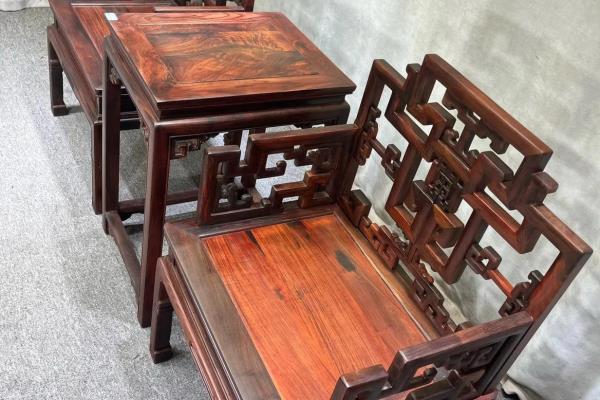 太师椅最早使用于什么朝代.