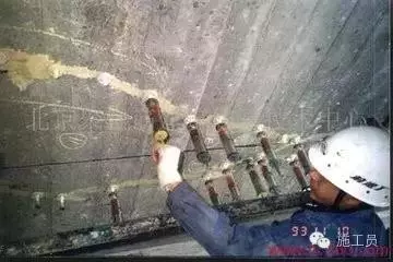 楼面混凝土开裂的原因和处理方案(12)