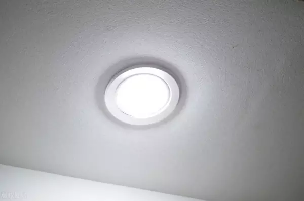 13平米卧室用led灯用多少瓦合适(1)