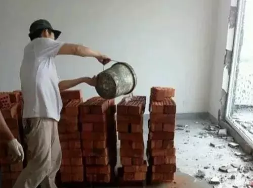 红砖墙面反碱最好的处理办法(2)
