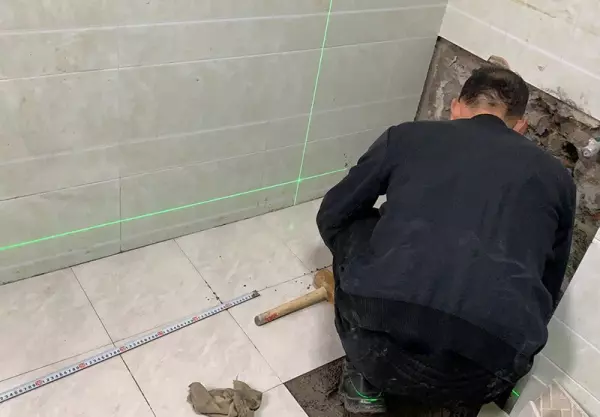 瓷砖胶多少钱一包贵的好便宜的好(1)