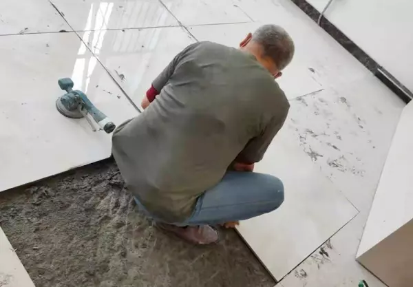 瓷砖胶多少钱一包贵的好便宜的好(4)