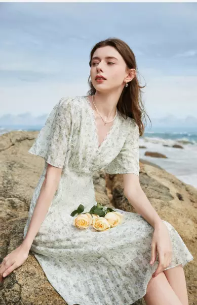 卡尔诺女装什么档次(16)