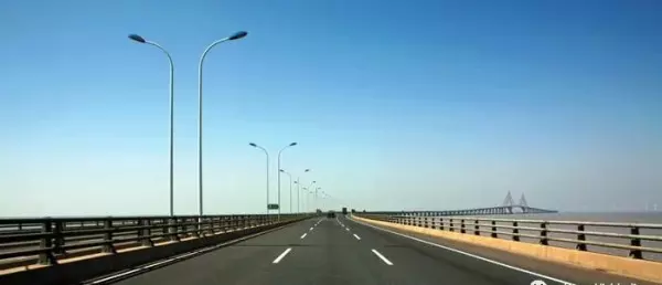 净空是什么意思屋顶或桥下(1)