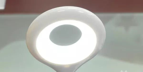 暖色灯光和白光哪个对眼睛好(4)