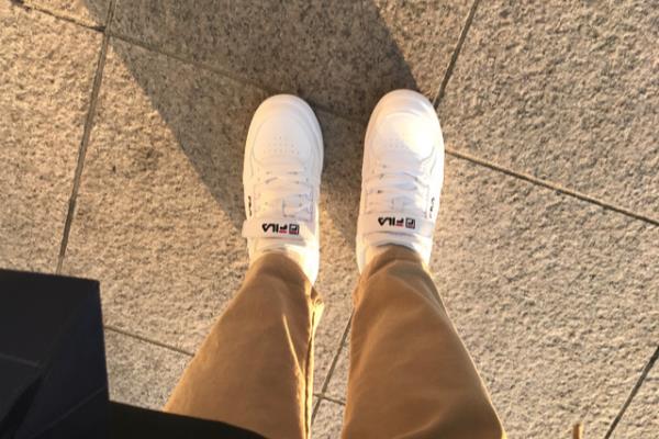 刷白鞋用什么方法刷出来又白又干净.