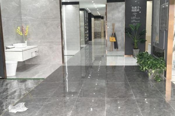 马可波罗哑光和亮光瓷砖的区别.
