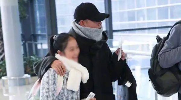 我对着做家务的男人不停地大喊你为什么要和我的哥哥这样对我我对你还不够好吗(1)