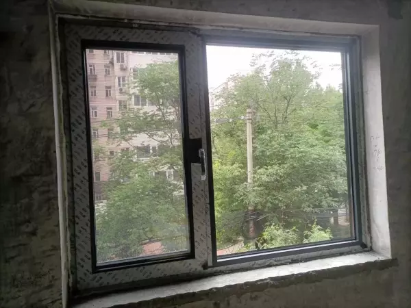 卡窗户的卡子怎么卸掉(1)