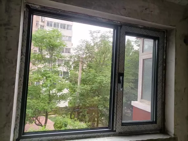卡窗户的卡子怎么卸掉(2)