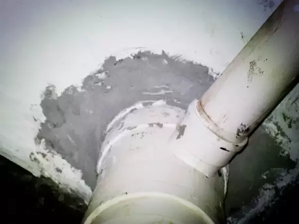棚顶漏水楼上还没漏是什么原因(2)