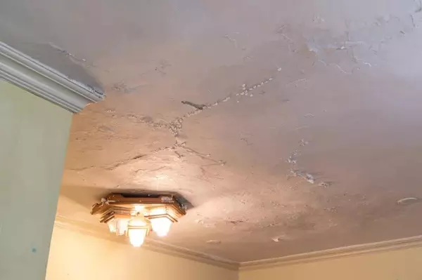 楼下卫生间房顶漏水一定是楼上原因吗(1)