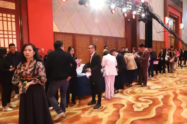 东方弘叶和赖氏家具哪个品牌好(11)