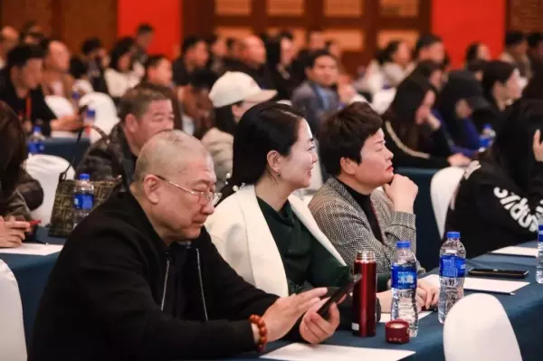 东方弘叶和赖氏家具哪个品牌好(4)