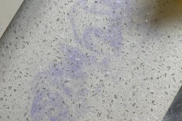 石英石砖和大理石哪个好.