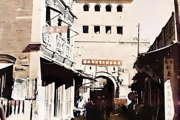 平门府是哪一年建成的.