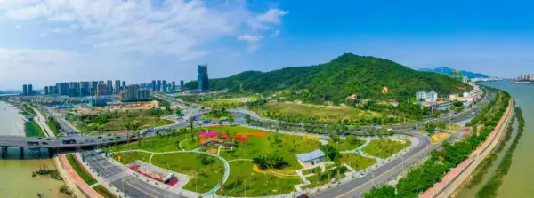 金钟花园背靠板障山是哪一栋(13)