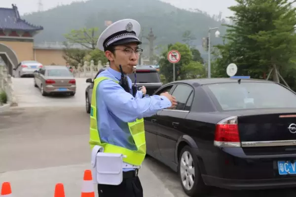 金钟花园背靠板障山是哪一栋(14)