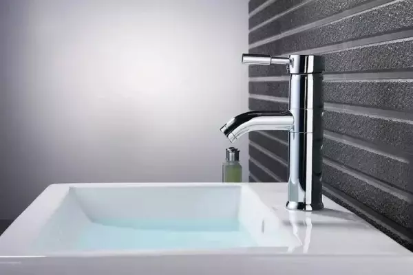 欧式浴室柜水龙头怎么拆卸(1)
