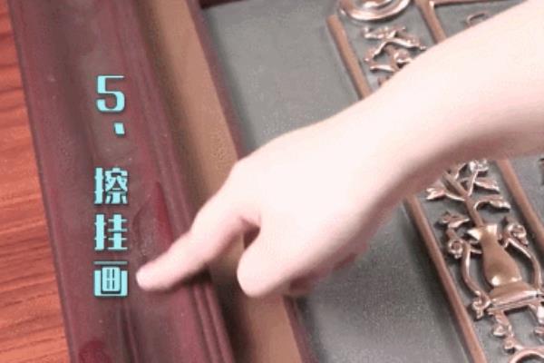 衣柜对着门好吗挂白布好吗.