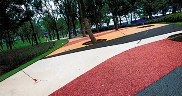 硬化地面透水铺装是指道路、广场等硬化地面的透水构造。对错(1)