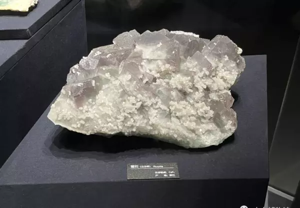 石英的颜色条痕透明度光泽硬度(9)