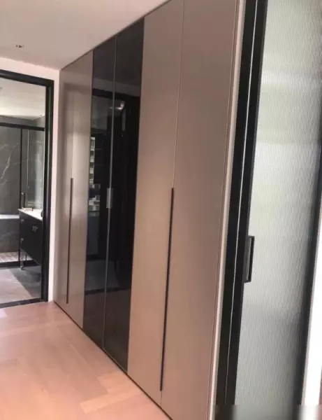 床能对着门吗能不能用窗帘挡着(5)