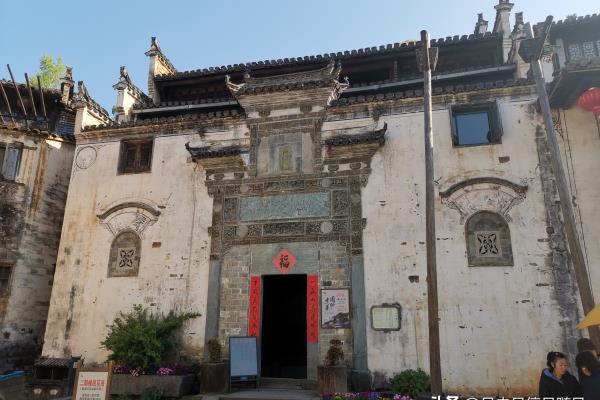 青砖黛瓦城墙古楼是什么意思.