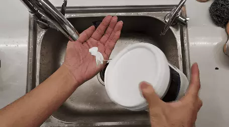 白乳胶有毒吗?吃了一点对身体有害吗(3)