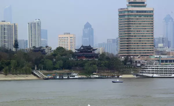 深圳面积有多大相当于1.5个上海四个武汉(2)