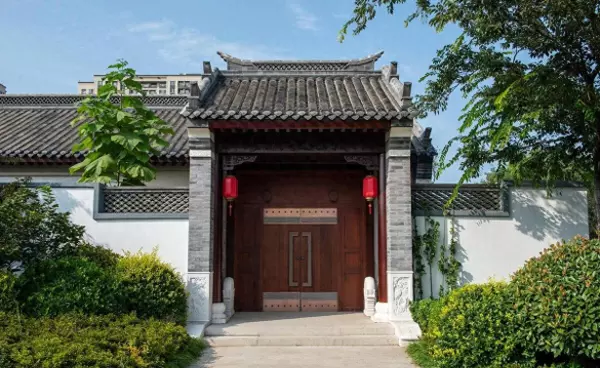 农村围墙大门开在什么位置最好(1)