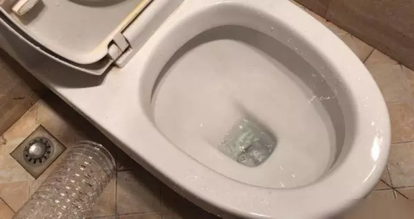 厕所堵住了水下不去往上满怎么办(8)