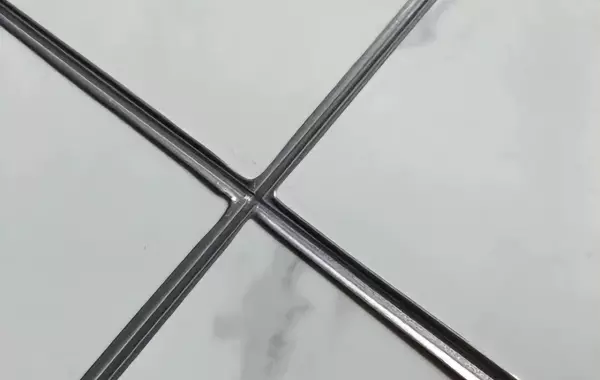 亮光砖用美缝剂好还是环氧彩砂好(8)